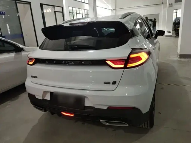 Geely Emgrand S — Фото автомобиля 5
