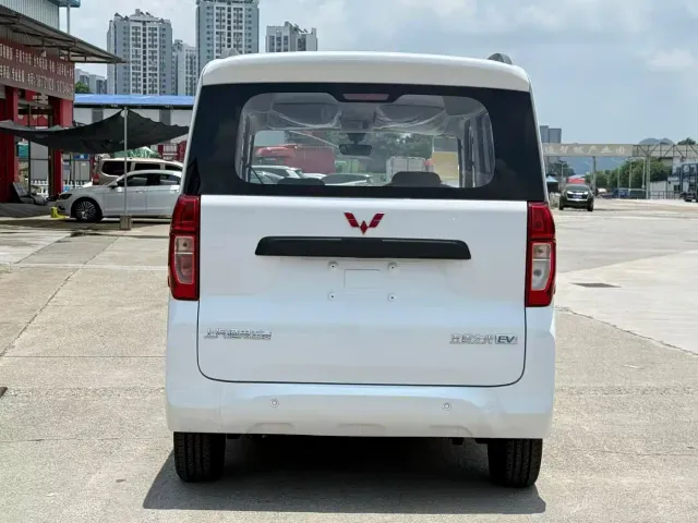 Wuling Zhiguang NEV — Фото автомобиля 5