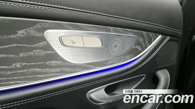 Mercedes-Benz CLS-Class — Фото автомобиля 19