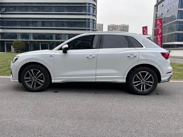 Audi Q3 — Фото автомобиля 3