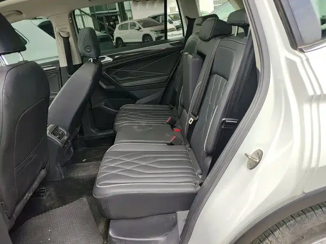 Volkswagen Tiguan L — Фото автомобиля 16
