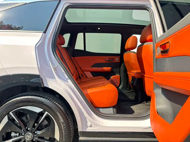 Toyota BoZhi 3X — Фото автомобиля 11