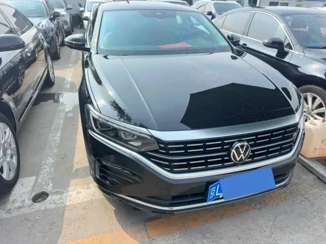 Volkswagen Passat — Фото автомобиля 3