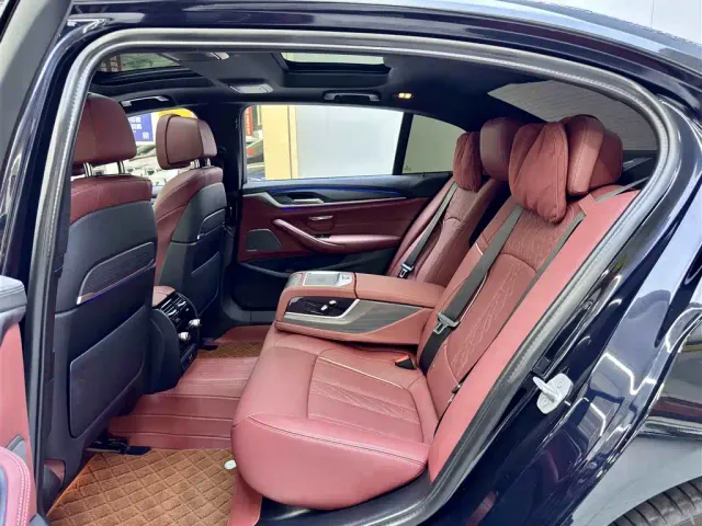 BMW 5 Series — Фото автомобиля 7