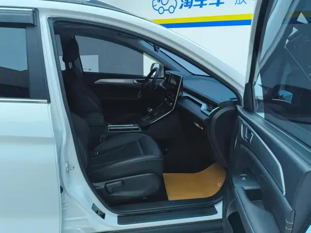 Haval M6 — Фото автомобиля 8