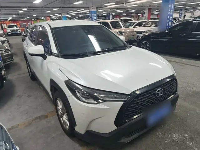Toyota Corolla Cross — Фото автомобиля 3