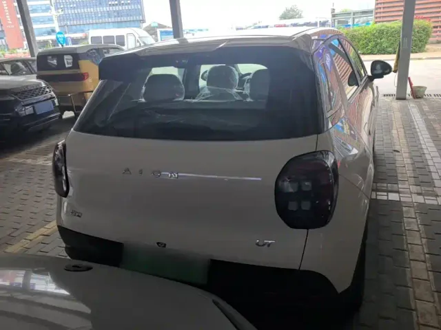 GAC Aion UT — Фото автомобиля 5