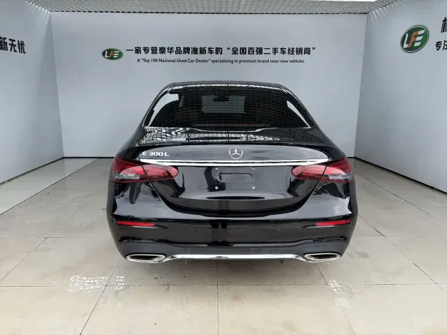 Mercedes-Benz E-Class — Фото автомобиля 6