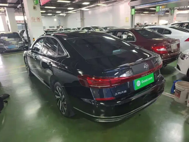 Volkswagen Passat — Фото автомобиля 4