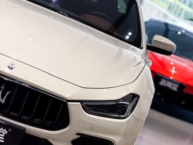 Maserati Ghibli — Фото автомобиля 3