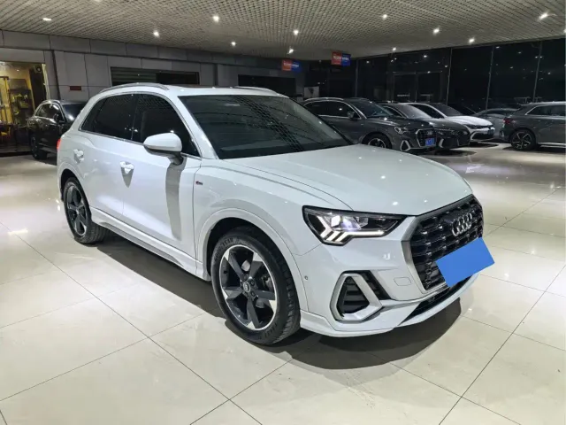 Audi Q3 — Фото автомобиля 3