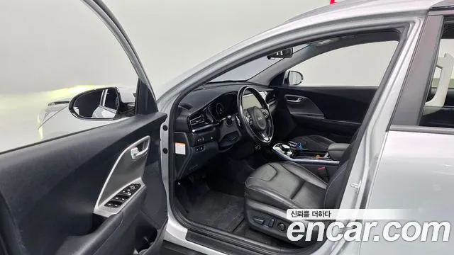 Kia Niro — Фото автомобиля 15