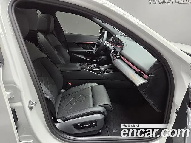 BMW 5-Series 5 серия (G60) 530i xDrive M Sport — Фото автомобиля 13