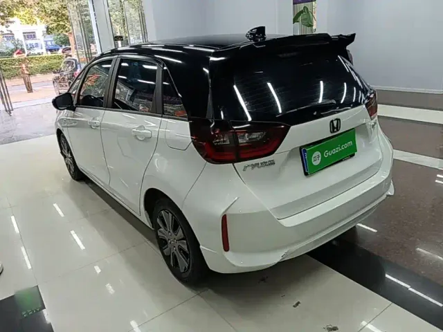 Honda Fit — Фото автомобиля 4