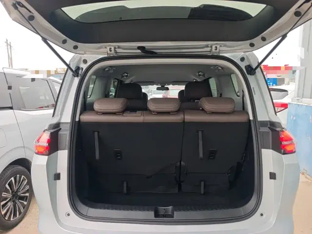 Wuling Starlight 730 — Фото автомобиля 18