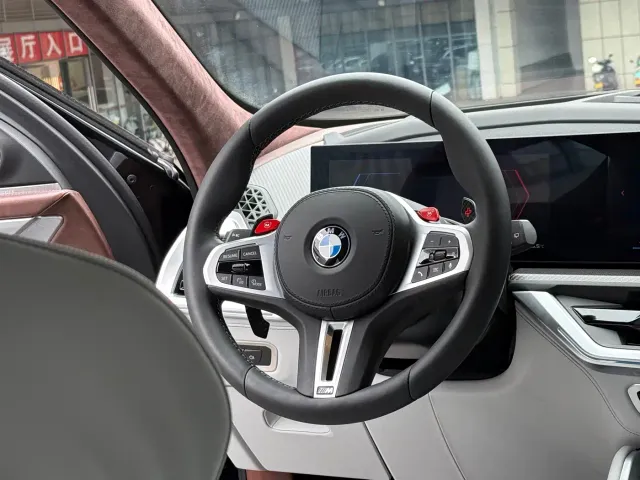BMW XM — Фото автомобиля 17