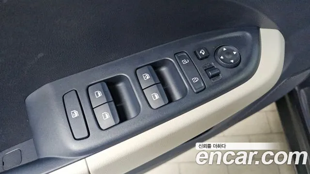 Hyundai Venue — Фото автомобиля 13