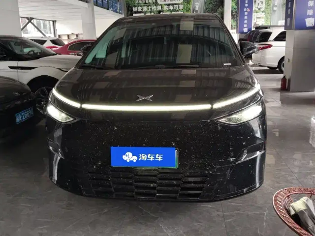Фотография автомобиля — Xpeng X9