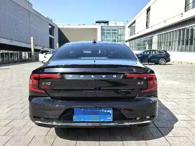 Volvo S90 — Фото автомобиля 7