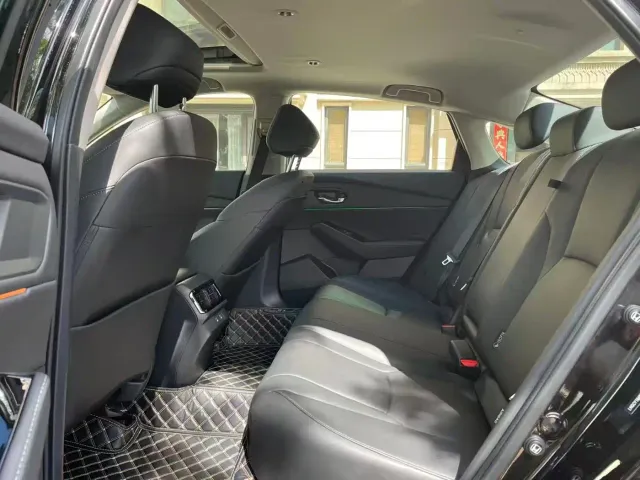 Honda Accord — Фото автомобиля 5