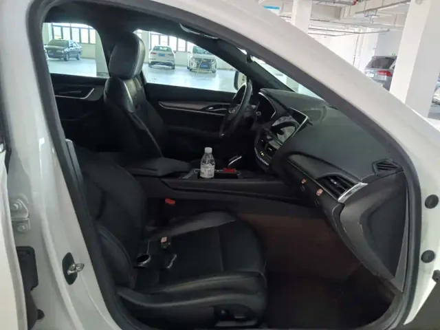 Cadillac CT5 — Фото автомобиля 11