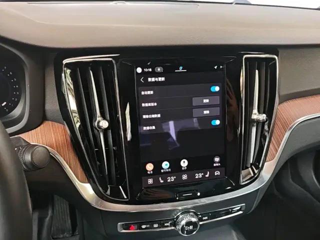 Volvo S60 — Фото автомобиля 12