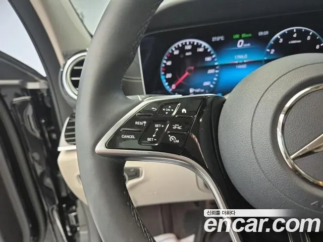 Mercedes-Benz E-Class — Фото автомобиля 16