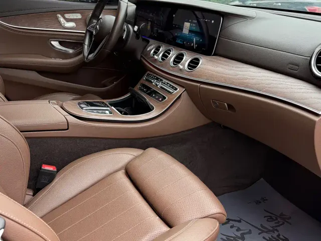 Mercedes-Benz E-Class — Фото автомобиля 6