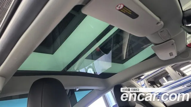 Tesla Model 3 — Фото автомобиля 17