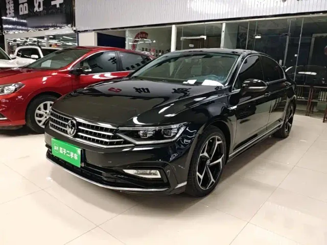 Фотография автомобиля — Volkswagen Magotan