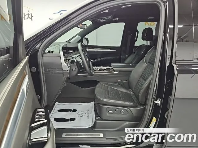 Cadillac Escalade — Фото автомобиля 11