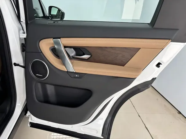 Land Rover Discovery Sport — Фото автомобиля 23