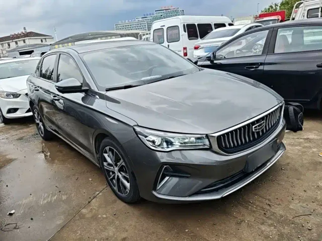 Geely Emgrand — Фото автомобиля 3