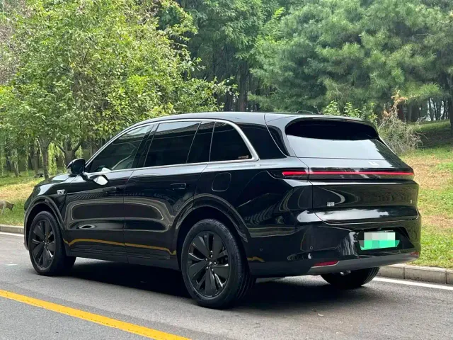 Li Auto L6 — Фото автомобиля 9
