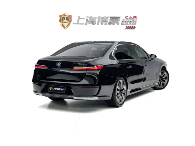 BMW 7 Series — Фото автомобиля 3
