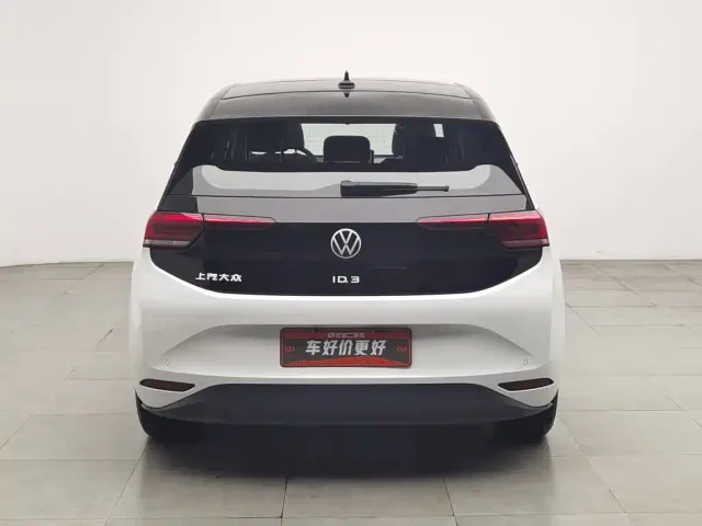 Volkswagen ID.3 — Фото автомобиля 4