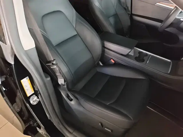 Tesla Model Y — Фото автомобиля 24