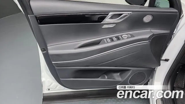 Genesis GV80 — Фото автомобиля 13