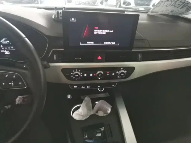 Audi A4L — Фото автомобиля 12