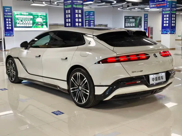Denza Z9GT — Фото автомобиля 11