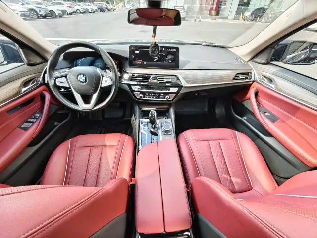 BMW 5 Series — Фото автомобиля 2