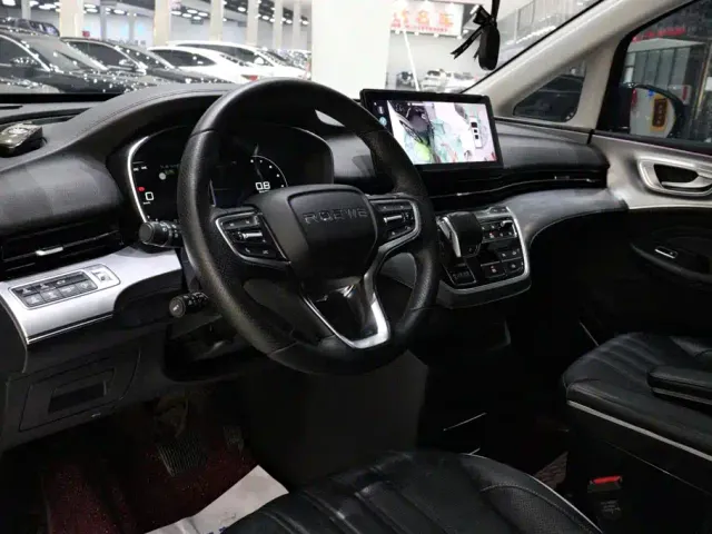 Roewe iMAX8 — Фото автомобиля 6