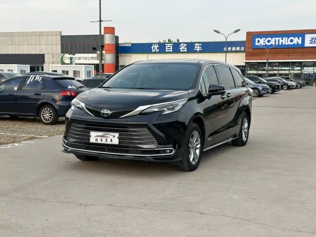 Фотография автомобиля — Toyota Sienna