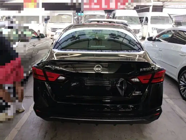 Nissan Teana — Фото автомобиля 5