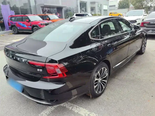 Volvo S90 — Фото автомобиля 4