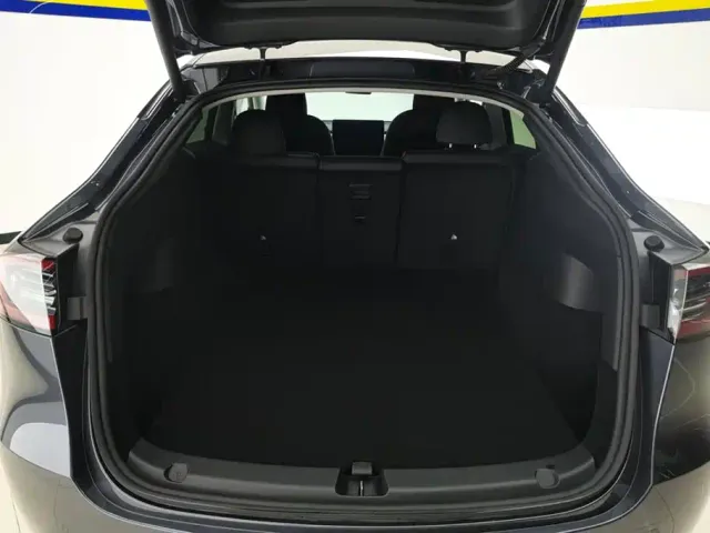 Tesla Model Y — Фото автомобиля 4