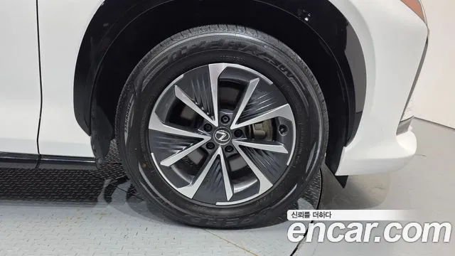 Lexus RZ — Фото автомобиля 4