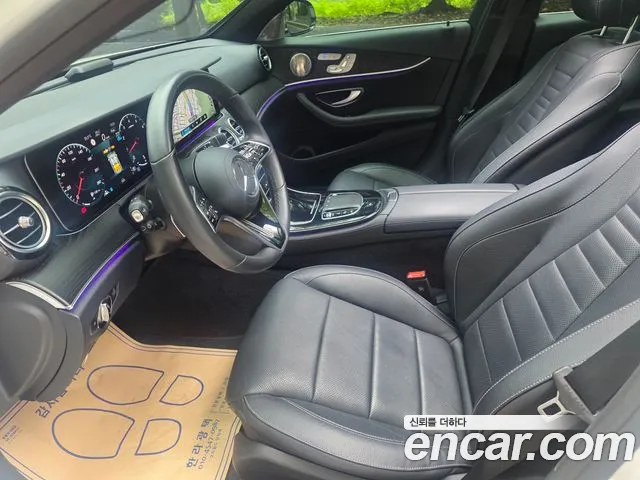 Mercedes-Benz E-Class — Фото автомобиля 17