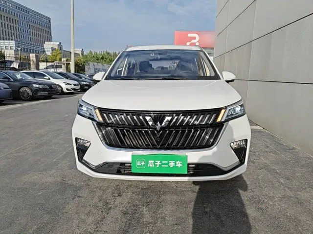 Wuling Jiachen — Фото автомобиля 2