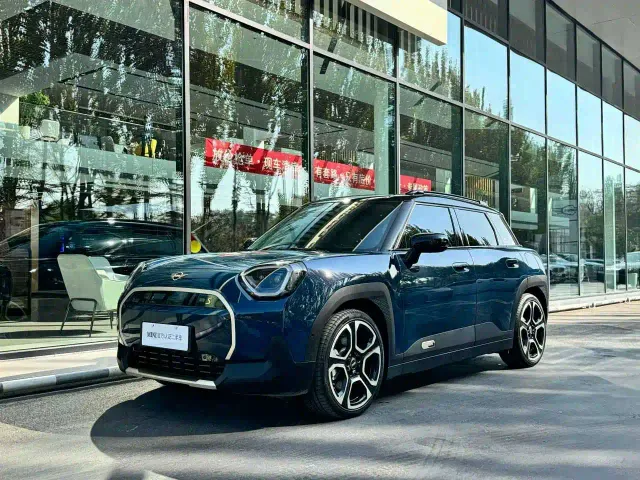 Фотография автомобиля — MINI Electric ACEMAN